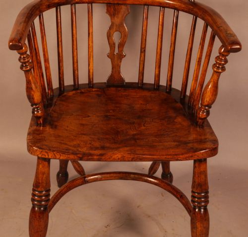 AN ASH AND ELM LOW BACK WINDSOR CHAIR - ADDITIONAL PHOTO 4