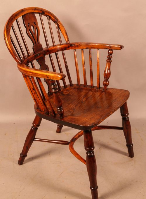 A GOOD YEW WOOD LOW BACK WINDSOR CHAIR ROCKLEY MAKER