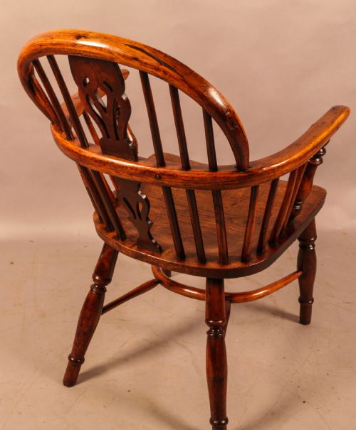 A GOOD YEW WOOD LOW BACK WINDSOR CHAIR ROCKLEY MAKER - ADDITIONAL PHOTO 2