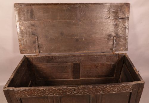 17TH CENTURY BLANKET BOX - ADDITIONAL PHOTO 4