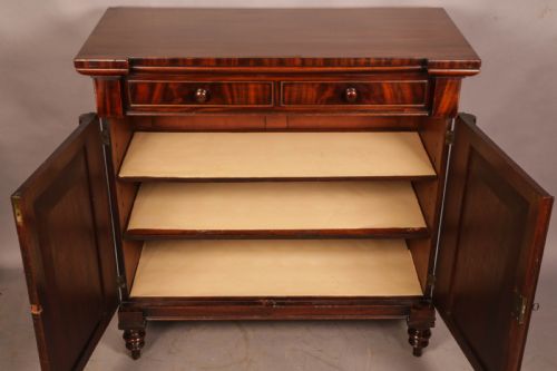 A SUPER EARLY 19TH CENTURY SIDE CABINET C 1830 - ADDITIONAL PHOTO 3