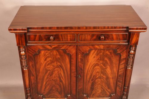A SUPER EARLY 19TH CENTURY SIDE CABINET C 1830 - ADDITIONAL PHOTO 7