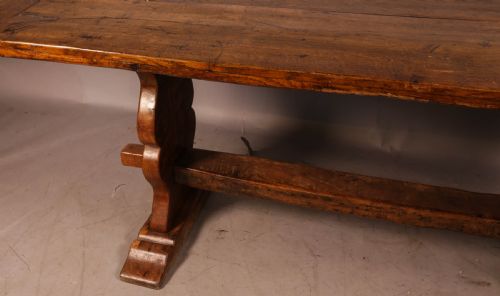 A 19TH CENTURY OAK REFECTORY TABLE SEATS 6 - ADDITIONAL PHOTO 3