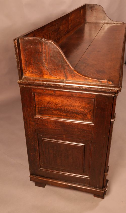 A GOOD GEORGIAN SERVING DRESSER IN OAK - ADDITIONAL PHOTO 11
