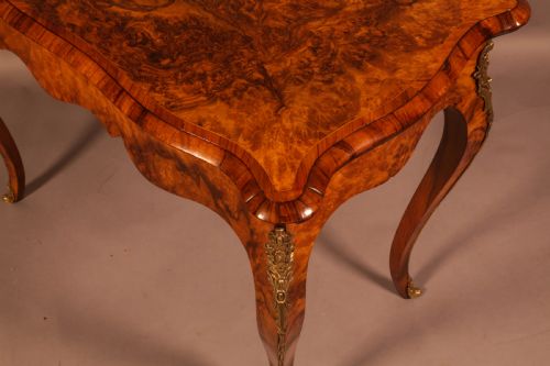 A GOOD CARD TABLE IN FIGURED BURR WALNUT - ADDITIONAL PHOTO 12
