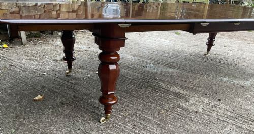 A FINE EARLY VICTORIAN EXTENDING DINING TABLE MAHOGANY SEAT 1214 - ADDITIONAL PHOTO 3