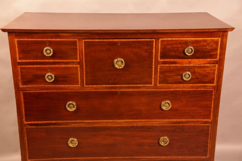 A MASSIVE LATE VICTORIAN CHEST OF DRAWERS IN MAHOGANY - ADDITIONAL PHOTO 2