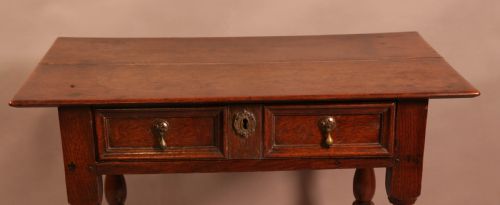 A SUPER WILLIAM AND MARY SIDE TABLE IN OAK - ADDITIONAL PHOTO 3