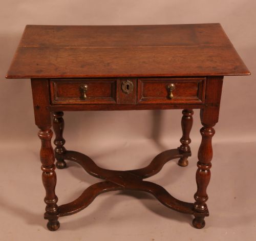 A SUPER WILLIAM AND MARY SIDE TABLE IN OAK - ADDITIONAL PHOTO 4