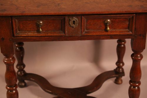 A SUPER WILLIAM AND MARY SIDE TABLE IN OAK - ADDITIONAL PHOTO 5