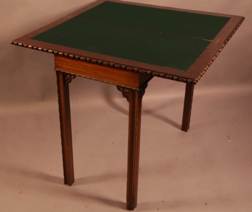 A GOOD QUALITY LATE VICTORIAN GAMES TABLE IN MAHOGANY - ADDITIONAL PHOTO 6