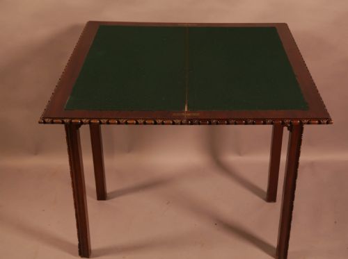 A GOOD QUALITY LATE VICTORIAN GAMES TABLE IN MAHOGANY - ADDITIONAL PHOTO 7