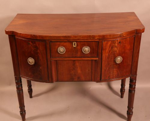 a small georgian serving sideboard mahogany - CATEGORY: ANTIQUE SIDEBOARDS - DATED 19TH CENTURY