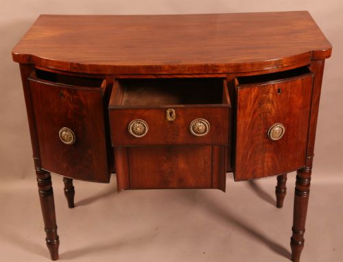 A SMALL GEORGIAN SERVING SIDEBOARD MAHOGANY - ADDITIONAL PHOTO 4