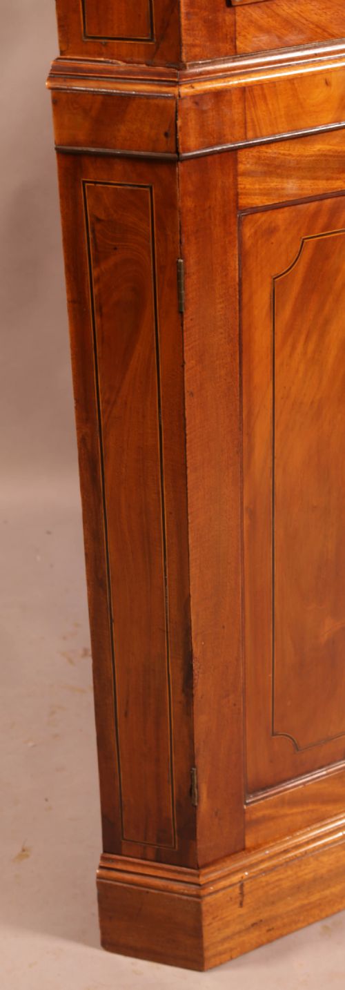 AN 18TH CENTURY MAHOGANY FULL HEIGHT CORNER CUPBOARD - ADDITIONAL PHOTO 7