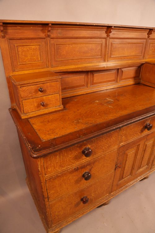 A VICTORIAN KITCHEN DRESSER IN PINE ORIGINAL SCRUMBLE - ADDITIONAL PHOTO 9