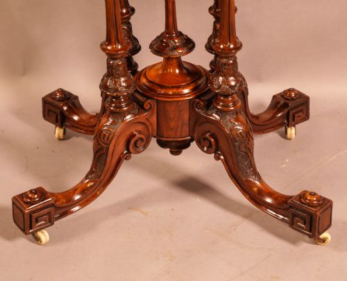A SUPERB VICTORIAN BURR WALNUT GAMES TABLE - ADDITIONAL PHOTO 7