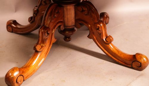 A VICTORIAN BURR WALNUT COFFEE TABLE - ADDITIONAL PHOTO 3