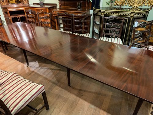 a super gillows extending dining table - CATEGORY: ANTIQUE TABLES - DATED 19TH CENTURY