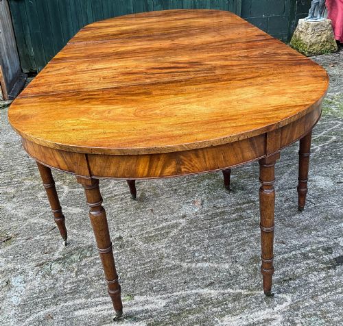 A GEORGIAN D END DINING TABLE IN MAHOGANY - ADDITIONAL PHOTO 4