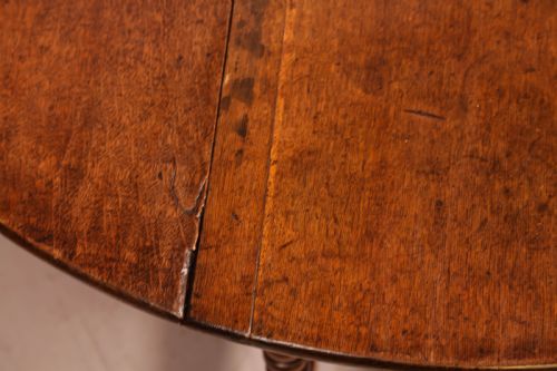 A GOOD 17TH CENTURY GATE LEG DINING TABLE IN OAK AND WALNUT - ADDITIONAL PHOTO 3