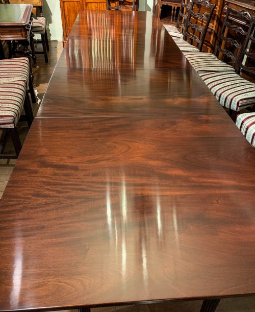 A SUPER GILLOWS EXTENDING DINING TABLE - ADDITIONAL PHOTO 4