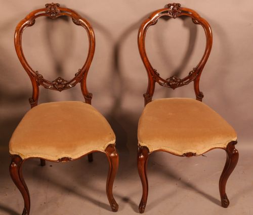 A GOOD SET OF 6 VICTORIAN DINING CHAIRS IN WALNUT - ADDITIONAL PHOTO 2