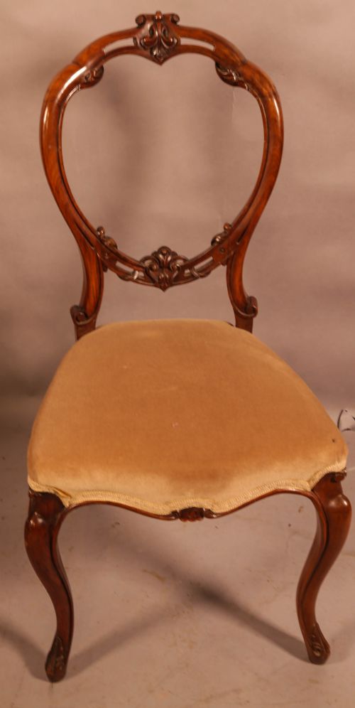 A GOOD SET OF 6 VICTORIAN DINING CHAIRS IN WALNUT - ADDITIONAL PHOTO 4