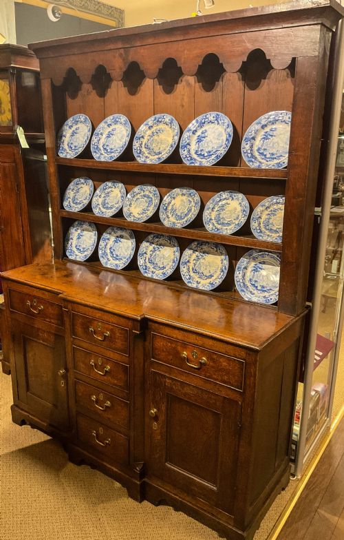 8th century georgian oak dresser good patina - CATEGORY: ANTIQUE DRESSERS - DATED 18TH CENTURY