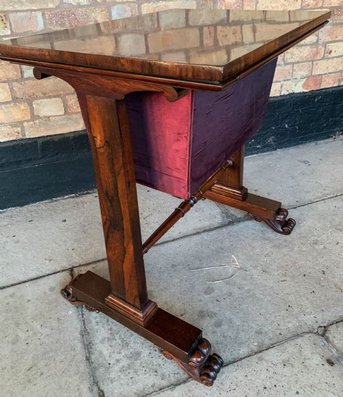A ROSEWOOD WILLIAM IV LADIES SEWING TABLE - ADDITIONAL PHOTO 3