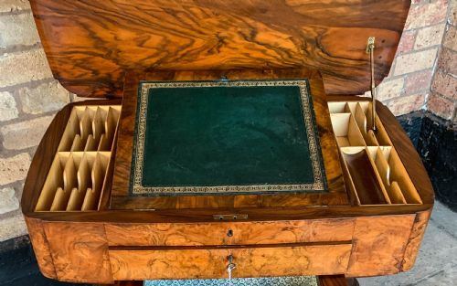 A VICTORIAN BURR WALNUT LADIES SEWING STAND - ADDITIONAL PHOTO 3