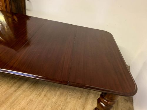 A VERY LARGE VICTORIAN EXTENDING DINING TABLE IN MAHOGANY SEAT 1214 - ADDITIONAL PHOTO 7