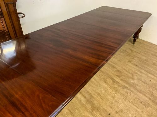 A VERY LARGE VICTORIAN EXTENDING DINING TABLE IN MAHOGANY SEAT 1214 - ADDITIONAL PHOTO 8