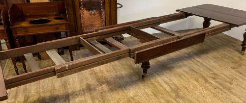A VERY LARGE VICTORIAN EXTENDING DINING TABLE IN MAHOGANY SEAT 1214 - ADDITIONAL PHOTO 10