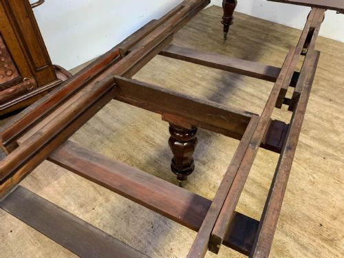 A VERY LARGE VICTORIAN EXTENDING DINING TABLE IN MAHOGANY SEAT 1214 - ADDITIONAL PHOTO 12