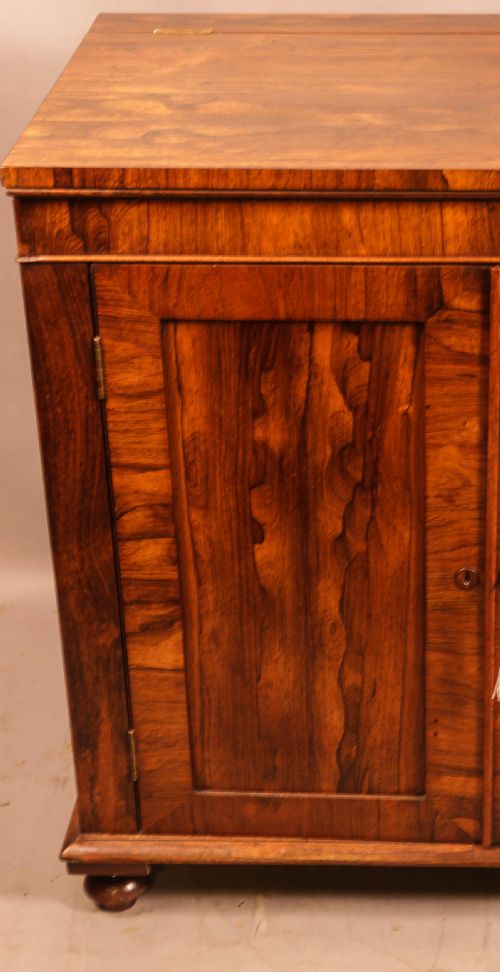 A SUPER QUALITY ROSEWOOD 2 DOOR CABINET - ADDITIONAL PHOTO 4