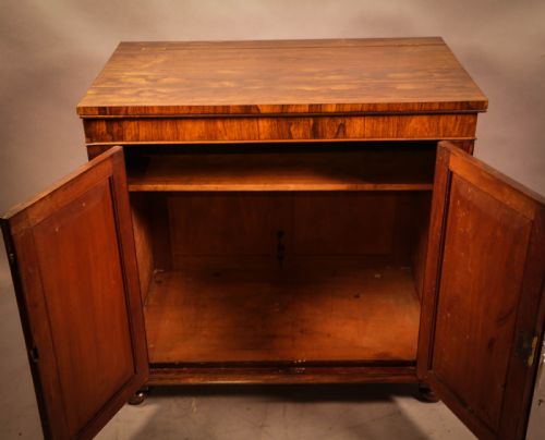 A SUPER QUALITY ROSEWOOD 2 DOOR CABINET - ADDITIONAL PHOTO 5