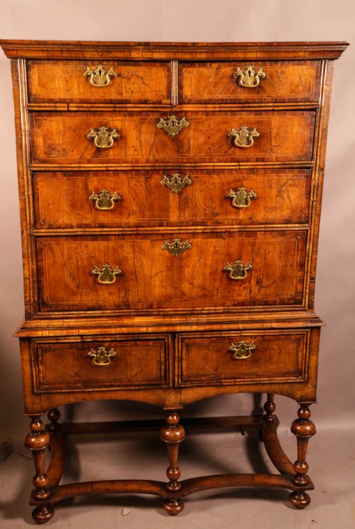 a george i chest on stand figured walnut - CATEGORY: ANTIQUE CHEST OF DRAWERS - DATED 18TH CENTURY