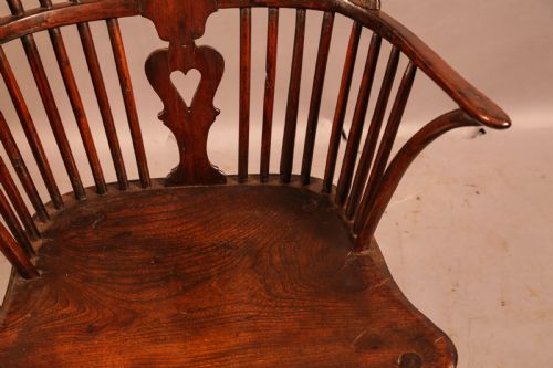 AN 18TH CENTURY CAB LEG YEW WINDSOR CHAIR - ADDITIONAL PHOTO 8