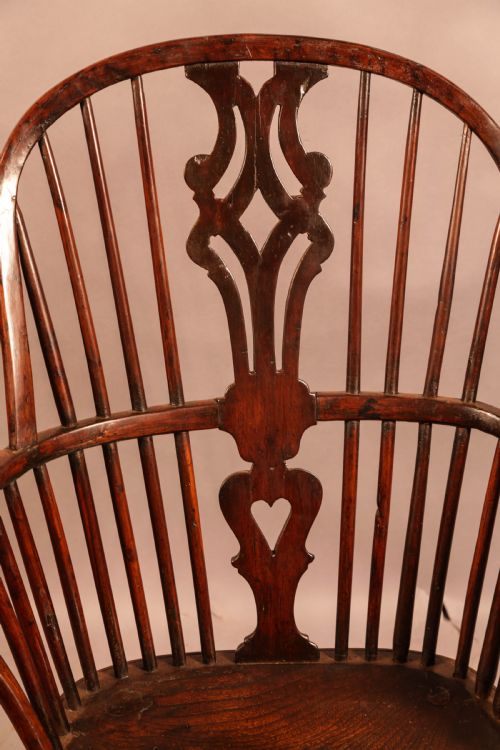 AN 18TH CENTURY CAB LEG YEW WINDSOR CHAIR - ADDITIONAL PHOTO 9