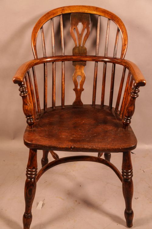 A HARLEQUIN SET OF 4 ASH AND ELM WINDSOR CHAIRS - ADDITIONAL PHOTO 6