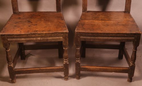 A GOOD PAIR OF 17TH CENTURY CHAIRS IN OAK - ADDITIONAL PHOTO 1