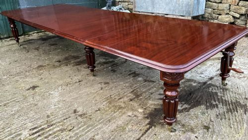 a superb early victorian wind out extending dining table mahogany - CATEGORY: ANTIQUE TABLES - DATED VICTORIAN