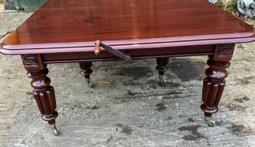 A SUPERB EARLY VICTORIAN WIND OUT EXTENDING DINING TABLE MAHOGANY - ADDITIONAL PHOTO 13