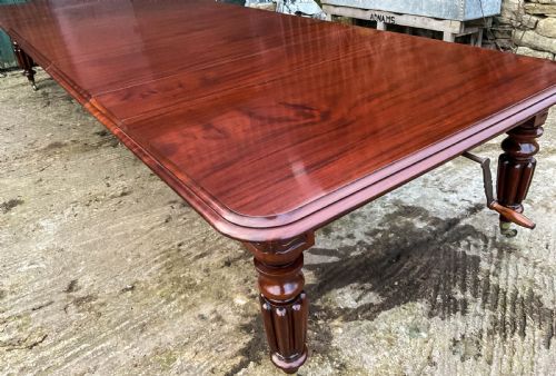 A SUPERB EARLY VICTORIAN WIND OUT EXTENDING DINING TABLE MAHOGANY - ADDITIONAL PHOTO 16