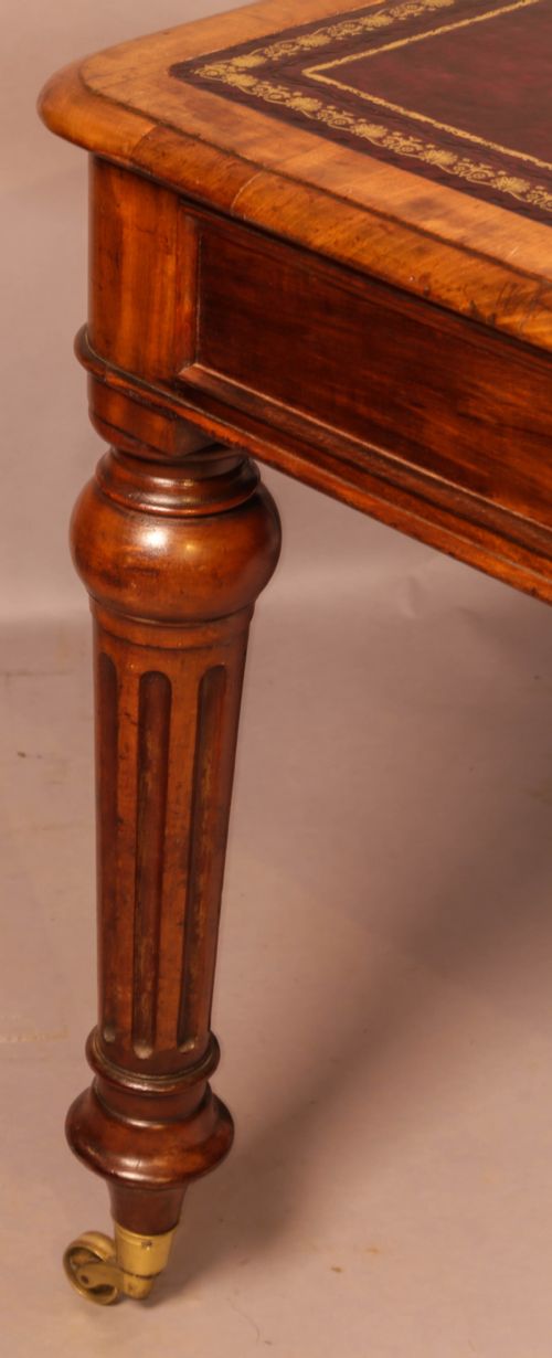 A VICTORIAN MAHOGANY LIBRARY TABLE 2 DRAWERS LEATHER TOP - ADDITIONAL PHOTO 6
