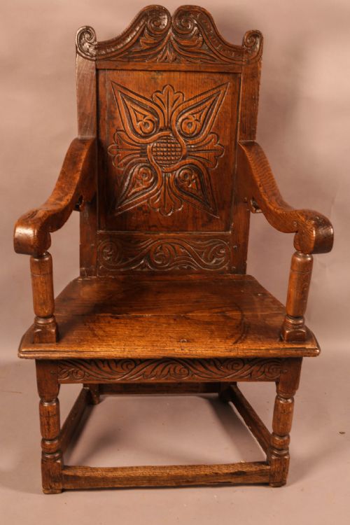 a good 17th century wainscot chair in oak - CATEGORY: ANTIQUE CHAIRS - DATED 17TH CENTURY