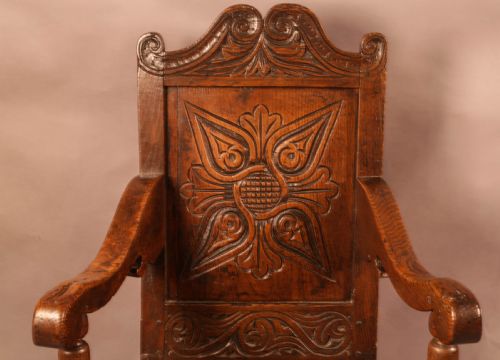 A GOOD 17TH CENTURY WAINSCOT CHAIR IN OAK - ADDITIONAL PHOTO 6