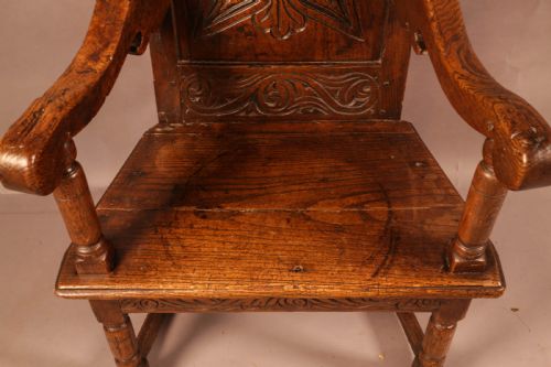 A GOOD 17TH CENTURY WAINSCOT CHAIR IN OAK - ADDITIONAL PHOTO 8