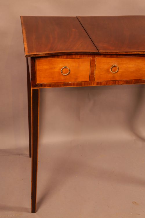 A GOOD GEORGIAN LADIES DRESSING TABLE C 1790 - ADDITIONAL PHOTO 4